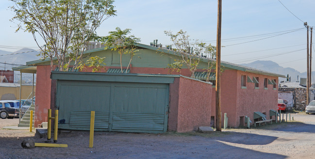 Elm Apartments in El Paso, TX - Building Photo - Building Photo