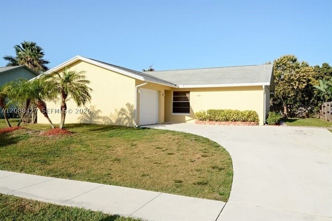 1371 Denlow Ln