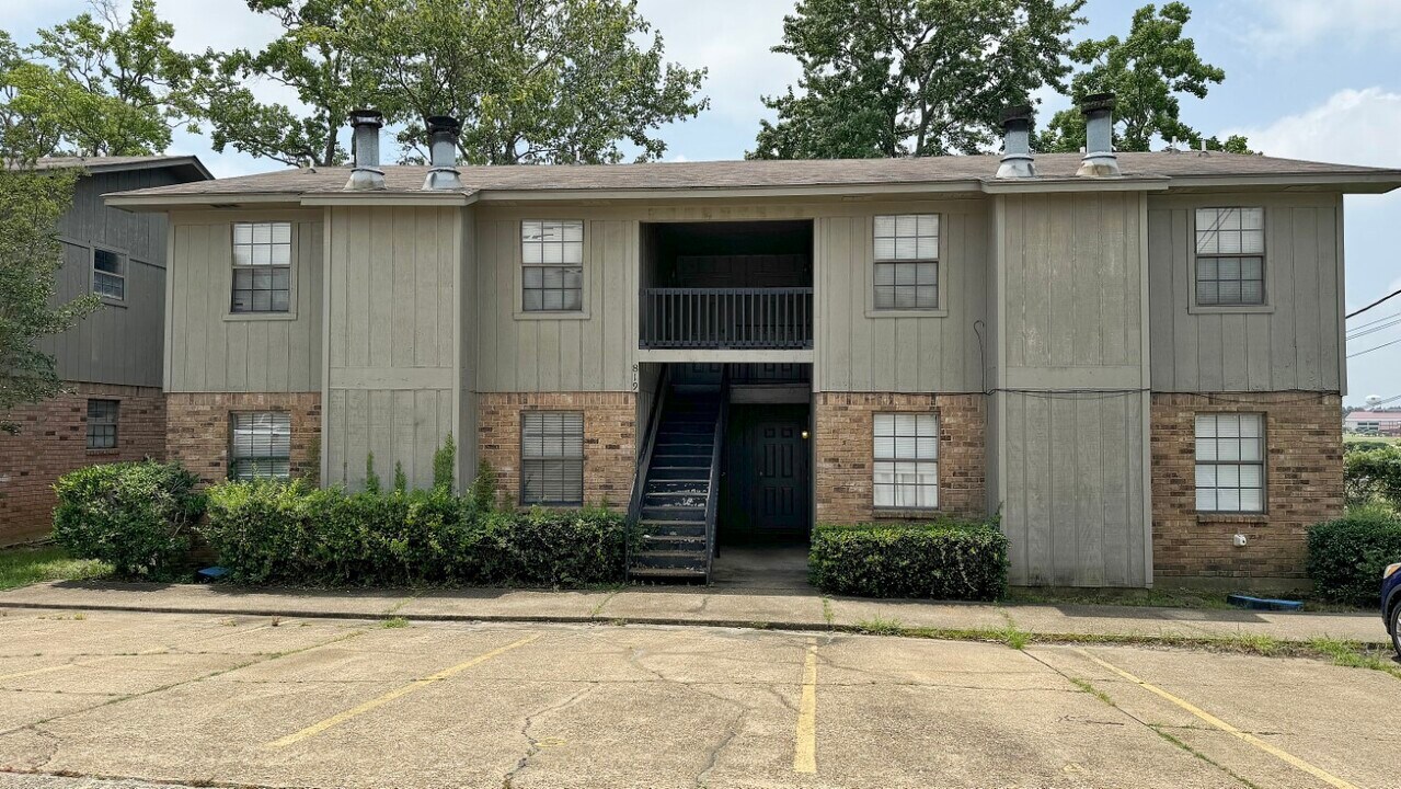 819 Downing Pines Rd in West Monroe, LA - Building Photo