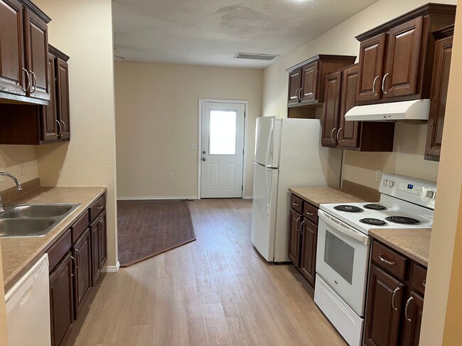 1138 N Sherman Ave in Springfield, MO - Building Photo - Building Photo