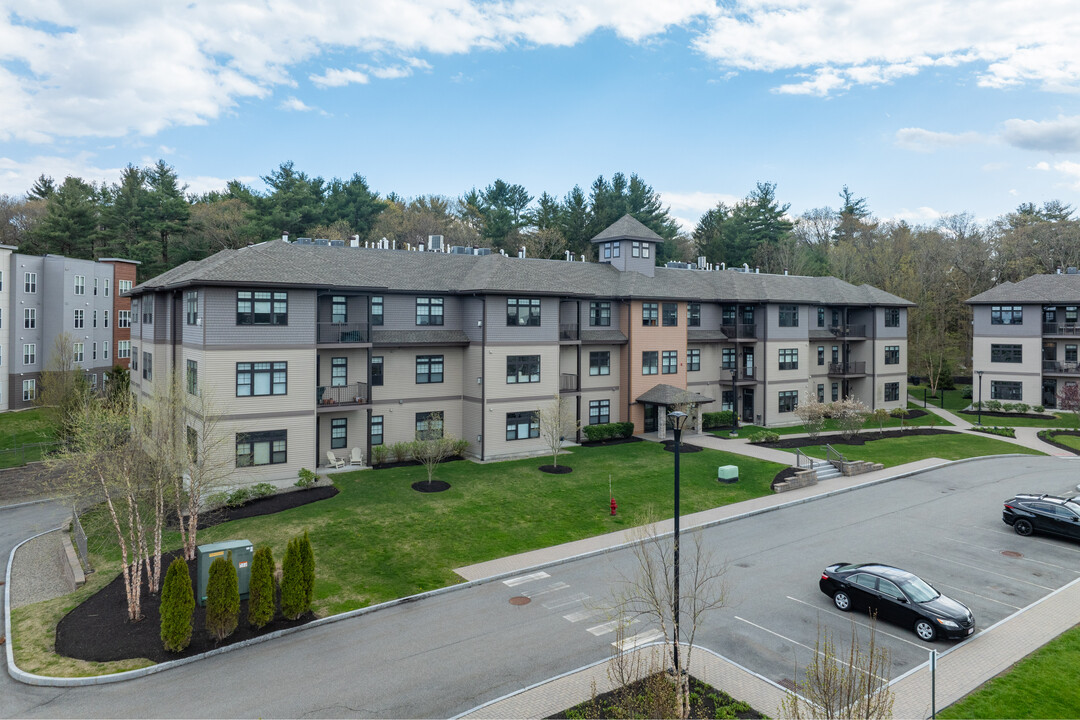 Sterling Hill Stoneham in Stoneham, MA - Building Photo