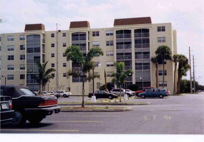 501 E Dania Beach Blvd in Dania Beach, FL - Building Photo - Building Photo