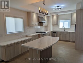 46 Valley Rd in Whitchurch-Stouffville, ON - Building Photo - Building Photo