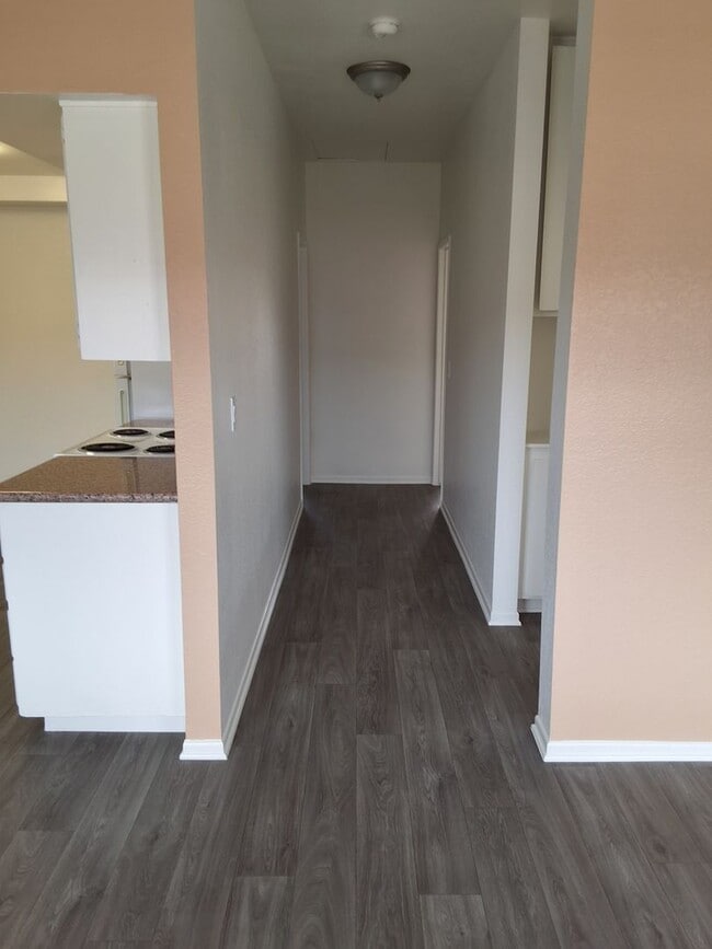 240-48 W San Marcos Blvd in San Marcos, CA - Building Photo - Building Photo