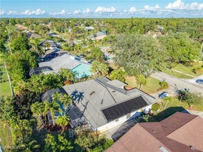 2313 Kings Lake Blvd in Naples, FL - Foto de edificio - Building Photo