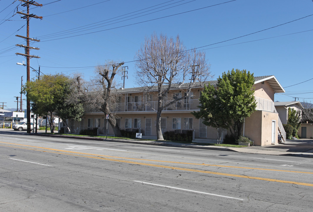 1144 N Hollywood Way in Burbank, CA - Building Photo