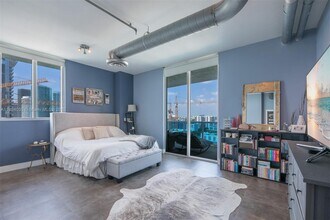 700 NE 25th St in Miami, FL - Building Photo - Building Photo