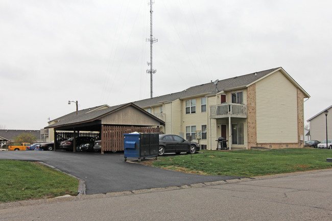 Skyline Apartments in Collinsville, IL - Foto de edificio - Building Photo