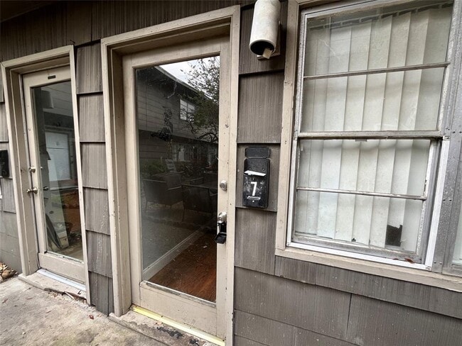 2301 Norfolk St in Houston, TX - Building Photo - Building Photo