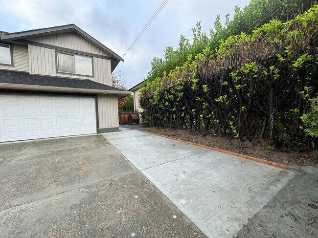 20220 Chigwell St in Maple Ridge, BC - Building Photo - Building Photo