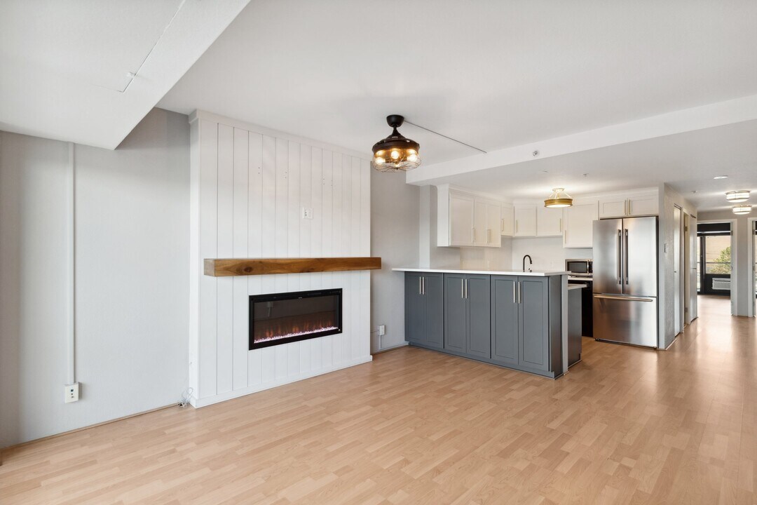 417 E Kiowa St, Unit 501 in Colorado Springs, CO - Building Photo