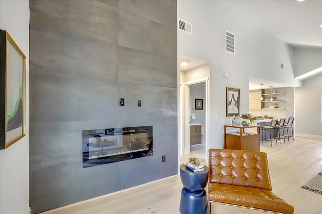 914 Everett Ave in Oakland, CA - Foto de edificio - Building Photo