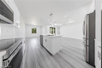 1137 Damen St E in Lehigh Acres, FL - Building Photo - Building Photo