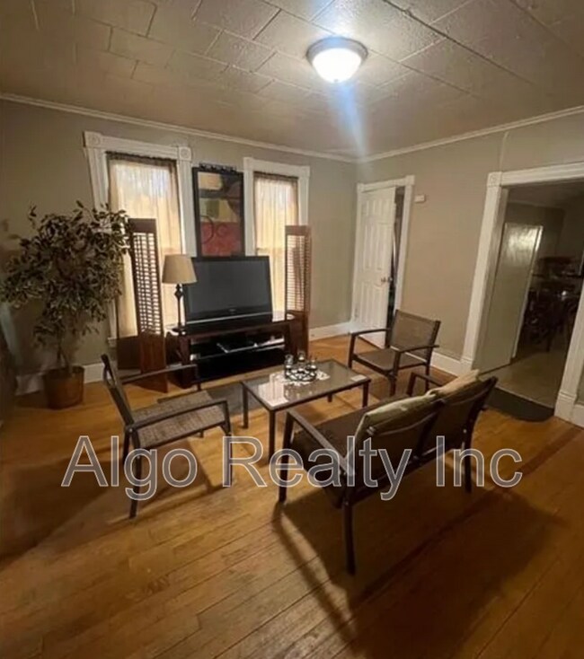 825 Sylvan St in St. Paul, MN - Building Photo - Building Photo