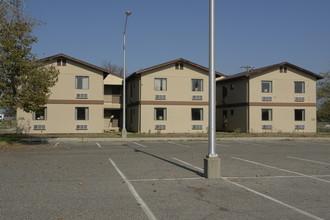 1146 Hospital Rd in Winton, CA - Foto de edificio - Building Photo