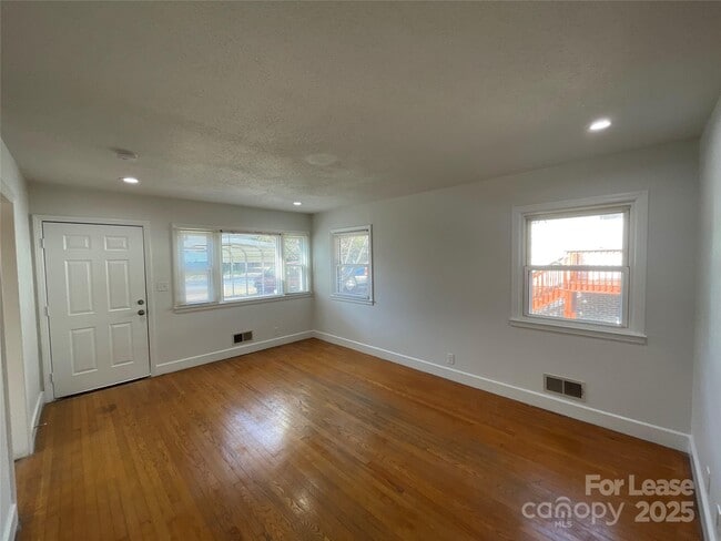 424 E Walnut Ave in Gastonia, NC - Building Photo - Building Photo