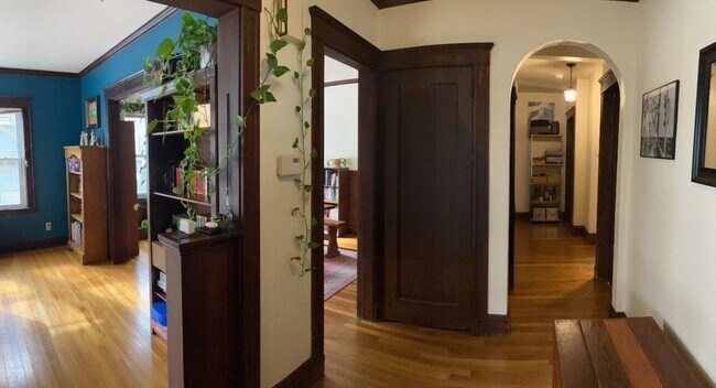 74 Stearns Rd, Unit 1 in Brookline, MA - Building Photo - Building Photo