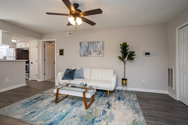 Lumiere in Metairie, LA - Building Photo - Interior Photo