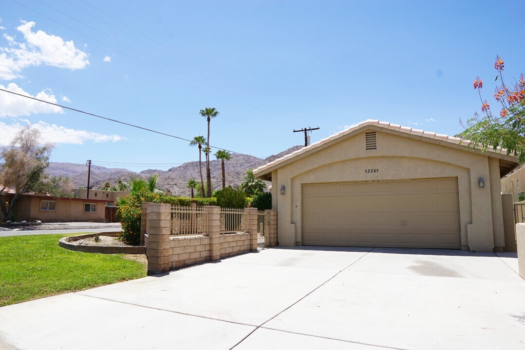 52205 Avenida Velasco in La Quinta, CA - Building Photo