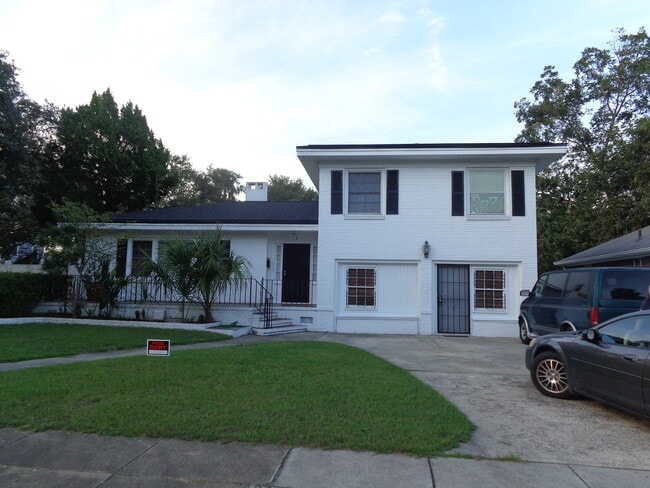 property at 2 E 54th St