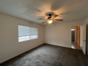 2167 Mountain View Dr in Los Osos, CA - Foto de edificio - Building Photo