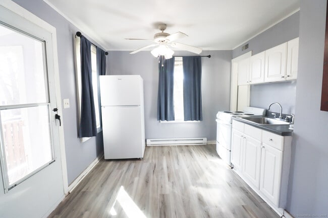 property at 8 Vivian St