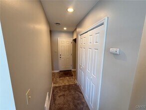 5904 Warren Dr in Cicero, NY - Building Photo - Building Photo