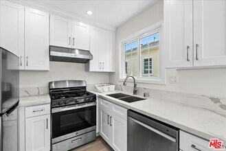 1165 Stanford St in Santa Monica, CA - Building Photo - Building Photo