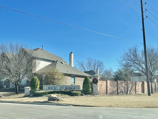 2852 Clear Creek Dr in Rockwall, TX - Foto de edificio - Building Photo