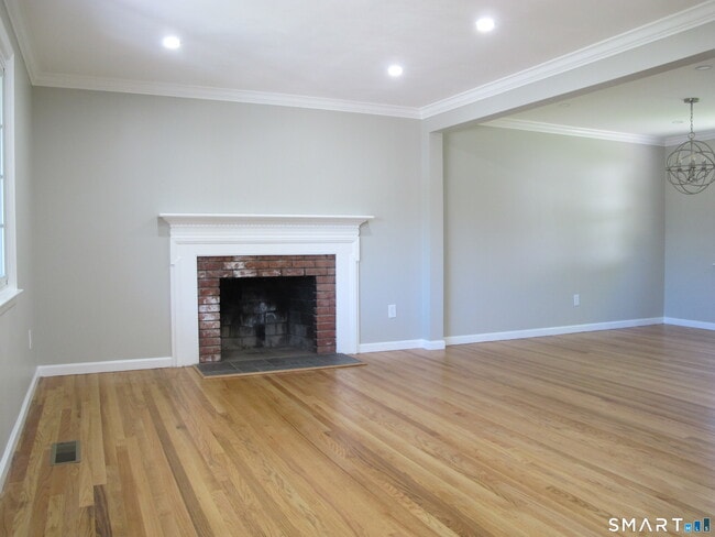 22 Hastings Ln in Stamford, CT - Building Photo - Building Photo