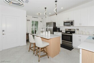 5466 Double Eagle Cir in Ave Maria, FL - Foto de edificio - Building Photo