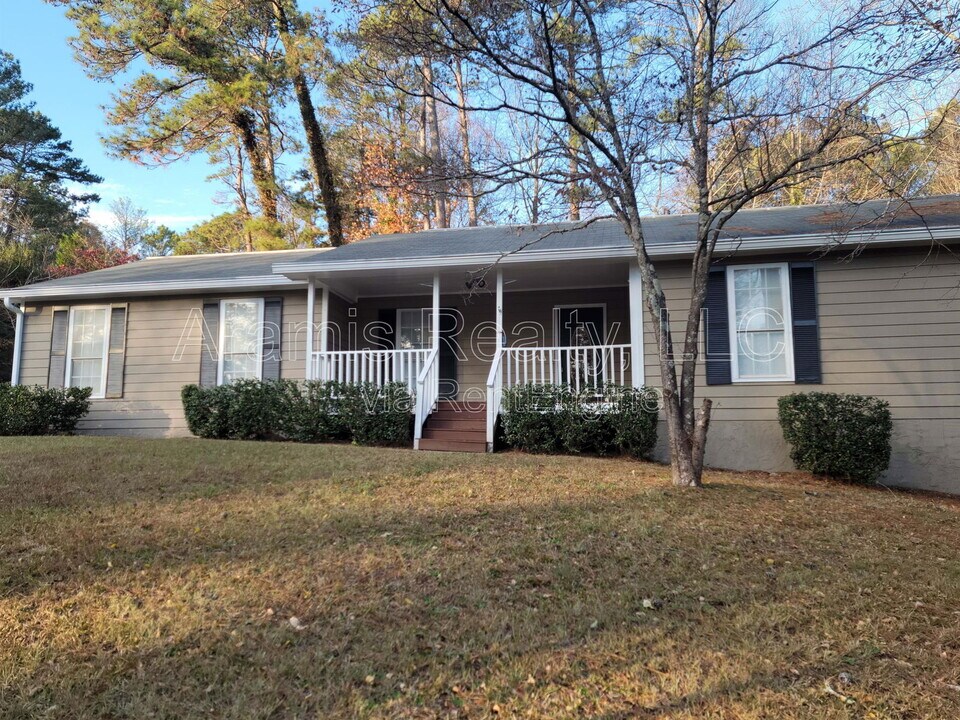 4440 Amy Rd in Snellville, GA - Foto de edificio