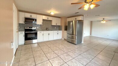 10920 Witchaven St in Jacksonville, FL - Building Photo - Building Photo