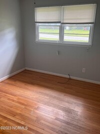 607 Dennis Rd photo'