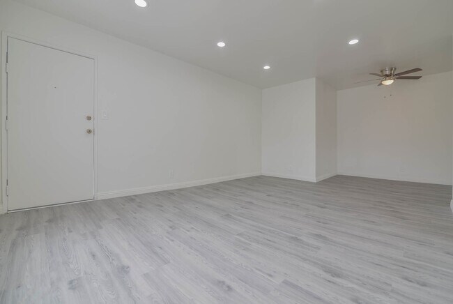 358 S Commonwealth Ave in Los Angeles, CA - Building Photo - Building Photo