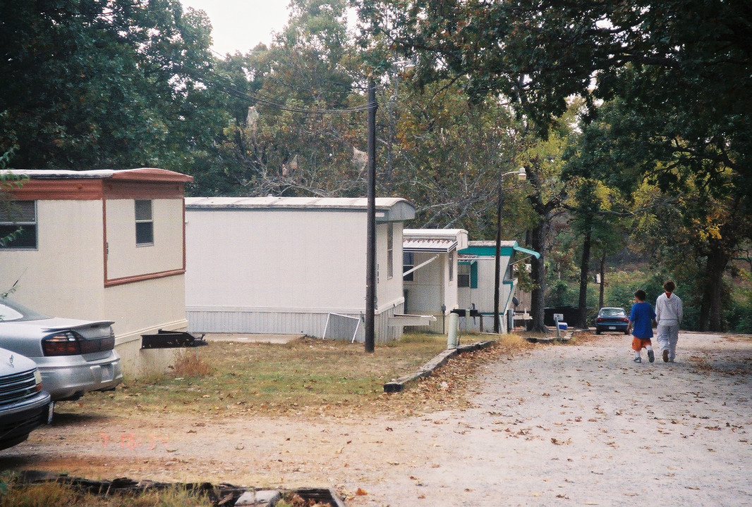 Kingwood Mobile Home Park in Mountain Home, AR - Foto de edificio