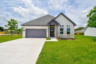 209 Silverleaf Rd in Sweeny, TX - Building Photo - Building Photo