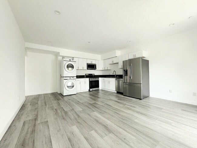 1260 Leighton Ave in Los Angeles, CA - Building Photo - Building Photo