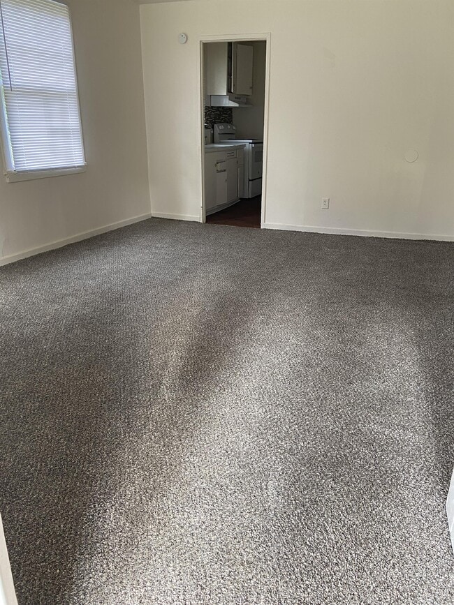property at 2416 Knox Dr