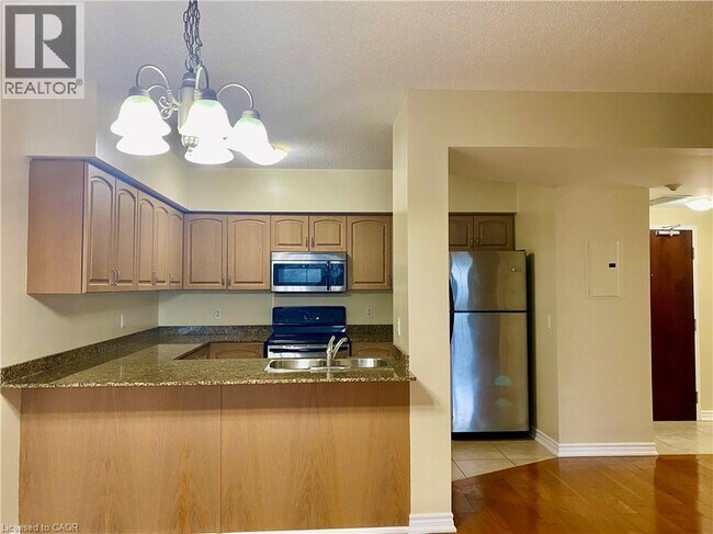 47 Caroline St N in Hamilton, ON - Building Photo - Building Photo