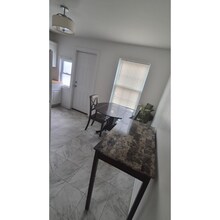 511 Seagull Ave in Baltimore, MD - Foto de edificio - Building Photo