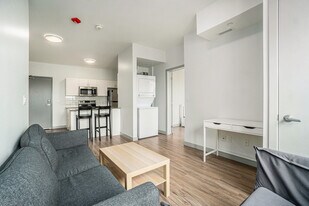 14 Garrett St in Kingston, ON - Building Photo