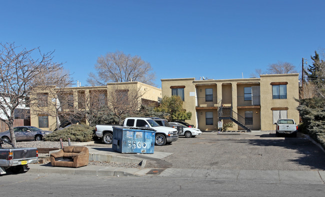 3500-3504 Wellesley Dr NE in Albuquerque, NM - Foto de edificio - Building Photo