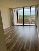 4222 Inverrary Blvd in Lauderhill, FL - Building Photo