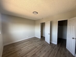 1431 W 104th St in Los Angeles, CA - Building Photo - Building Photo