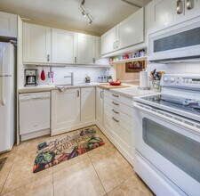 2728 Garden Dr N in Lake Worth Beach, FL - Building Photo - Building Photo