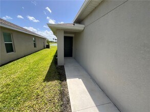 3850 Treasure Oak Wy in Ft. Myers, FL - Building Photo - Building Photo