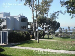 240 The Vlg in Redondo Beach, CA - Building Photo - Building Photo