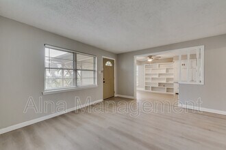 12118 Oberlin Dr in Dallas, TX - Building Photo - Building Photo