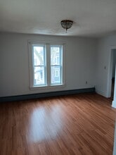 2 Prospect Ct, Unit 4 family in Northampton, MA - Foto de edificio - Building Photo